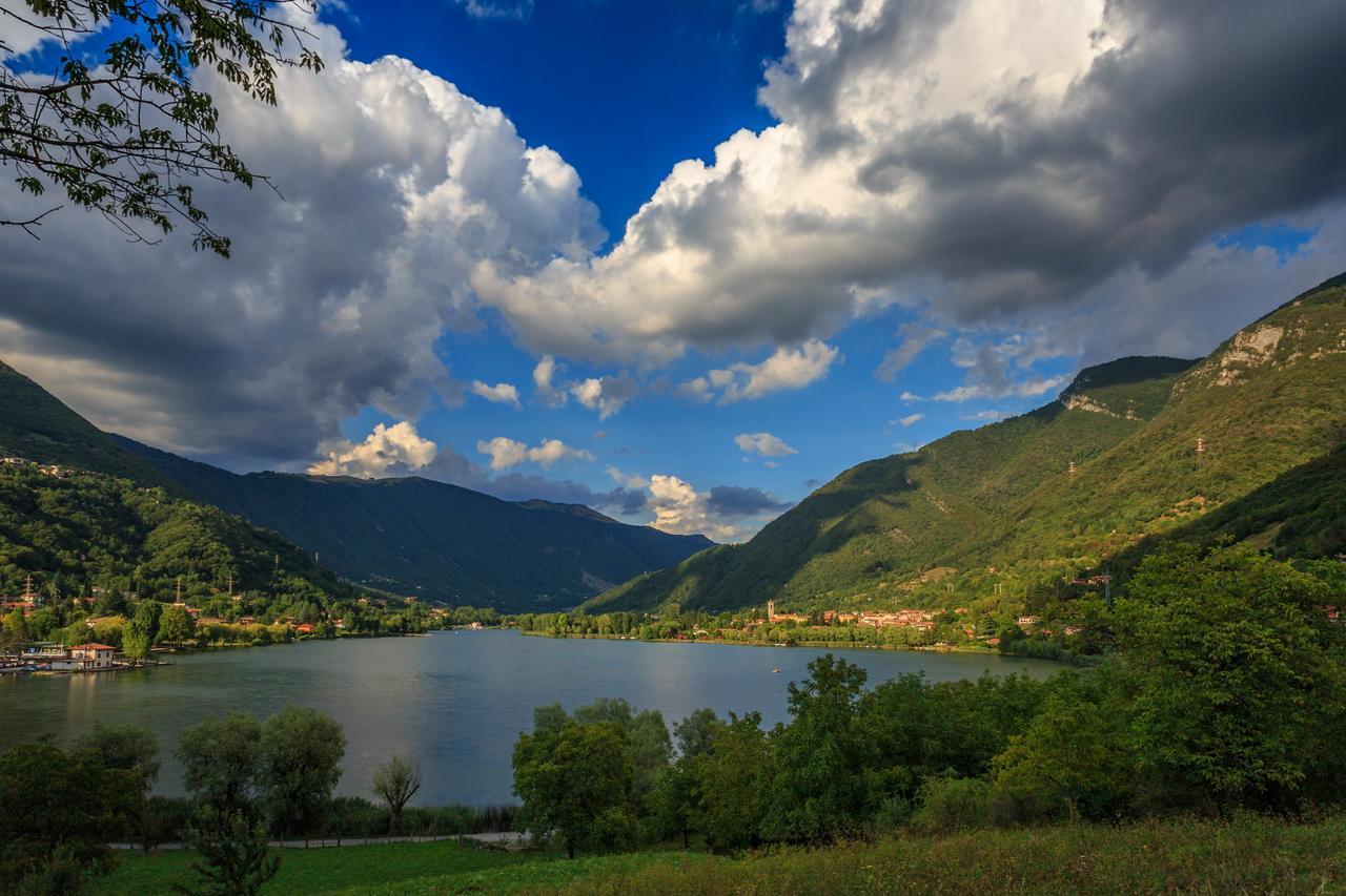Casa Vacanza Residence Lago Di Endine Monasterolo del Castello Exterior foto